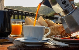 Desayuno aire fresco Casa Olea hotel rural Priego de Cordoba 